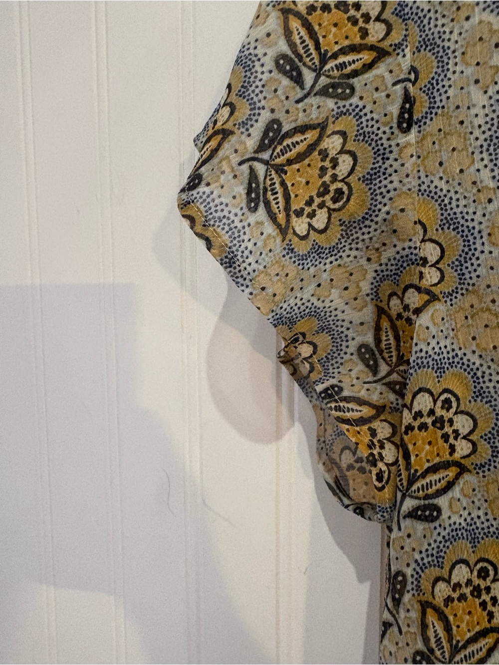 DR2 mustard Yellow Floral Tie-Waist Cap Sleeve Blouse EUC - Picture 4 of 6